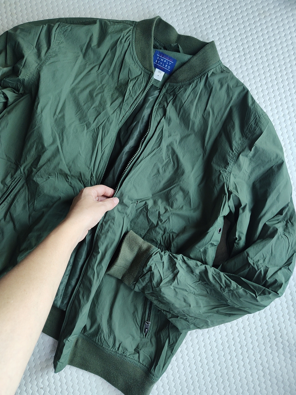 Simply Styled men's olive forest green lightweight windbreaker jacket size M